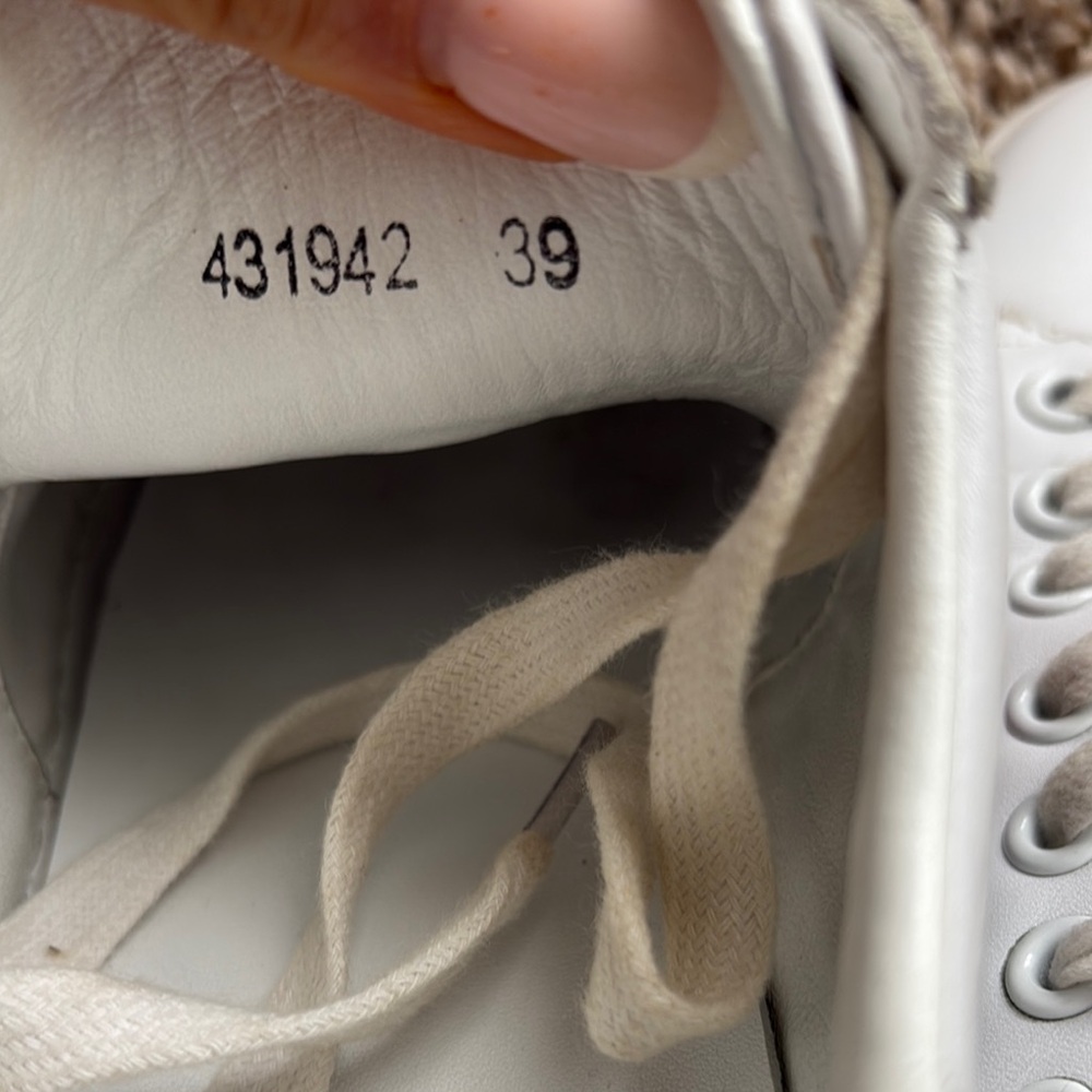 Gucci White Sneakers with Red and Green Accents - Picture 6 of 6
